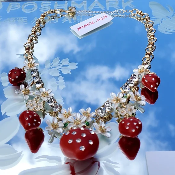 Betsey Johnson NWT Strawberry Frontal Statement Necklace - Picture 4 of 9